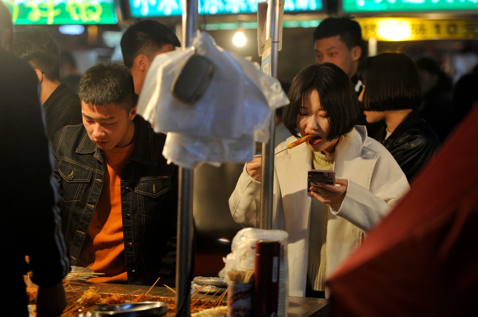 现在,下班后去怀远市场吃烧                    情怀.