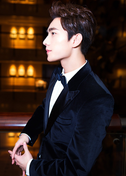 中国最具"侧颜杀"四大男明星,千玺第二,第一帅得"惊为天人"