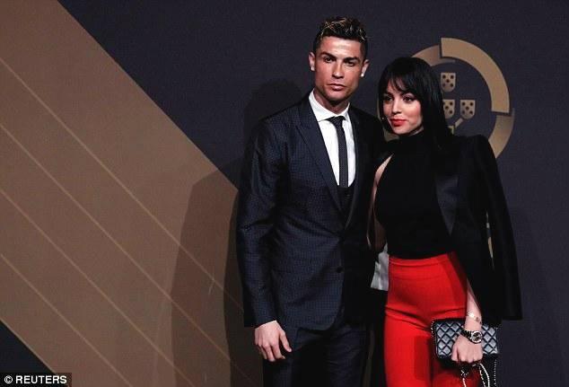 乔治娜烈焰红裤,即将成为霸道总裁的新娘