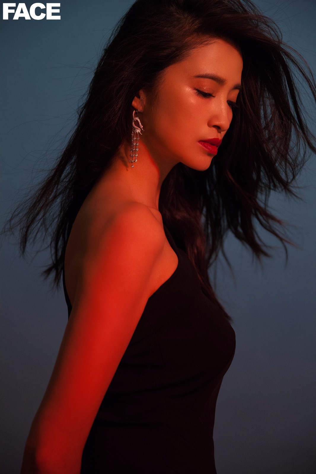 龚蓓苾杂志大片变追光者 主演电影《我不是药神》今日上映