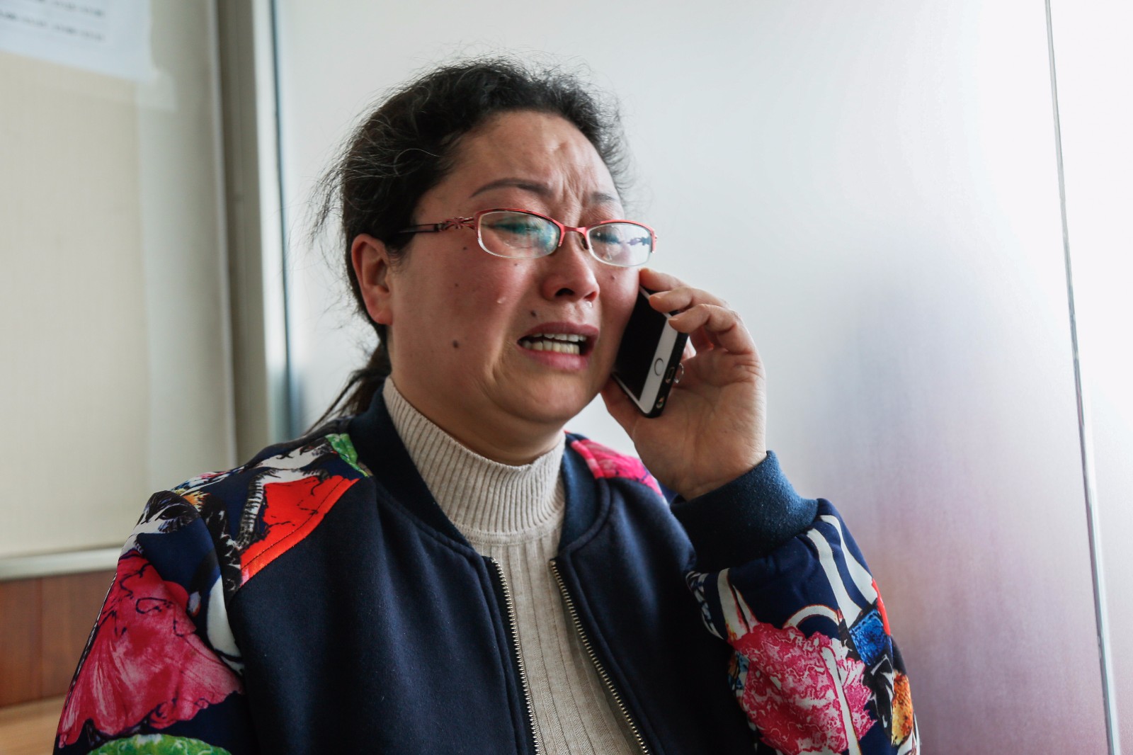 68岁姥姥顶筐卖包子 攒一把零钱为外孙女治血癌