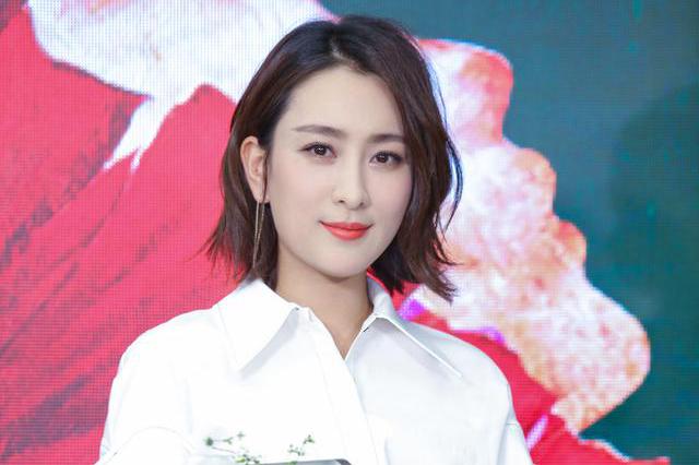 37岁马苏做新款发型这次可算剪对发型了摩卡波波头超时尚