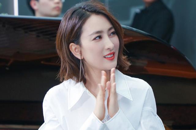 37岁马苏做新款发型这次可算剪对发型了摩卡波波头超时尚