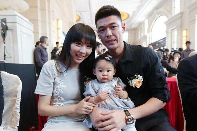 但这是很多人知道的情况,然而田甜是武汉一所高校的高数老师,而曾诚