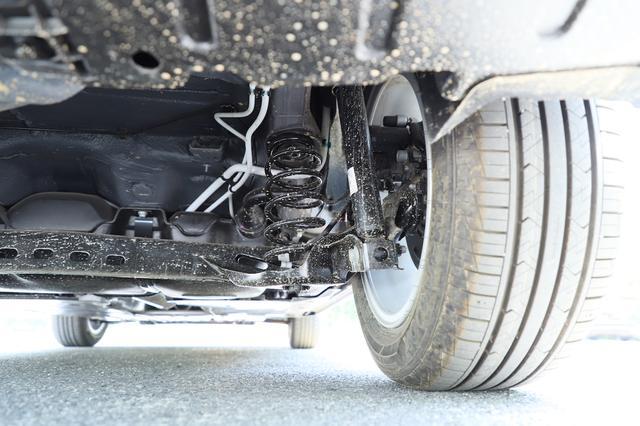 朗逸plus难道真的会自信定价12万元起看过底盘后嘉旅笑了