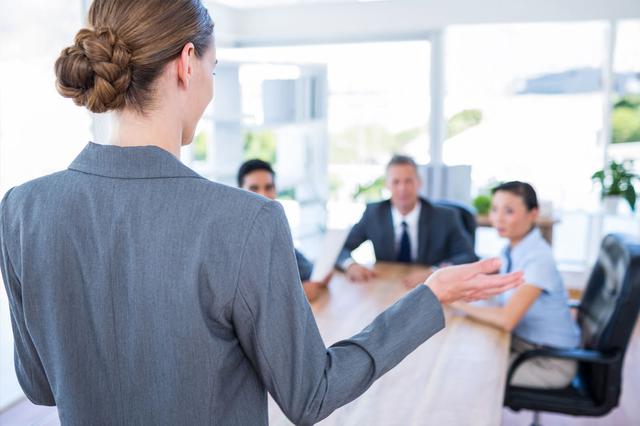 作为企业的高层管理者,如何有效地给企业员工培训新知识?