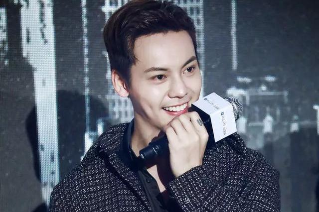 被拉踩营销?袁姗姗糊到没眼看?赵丽颖大力提