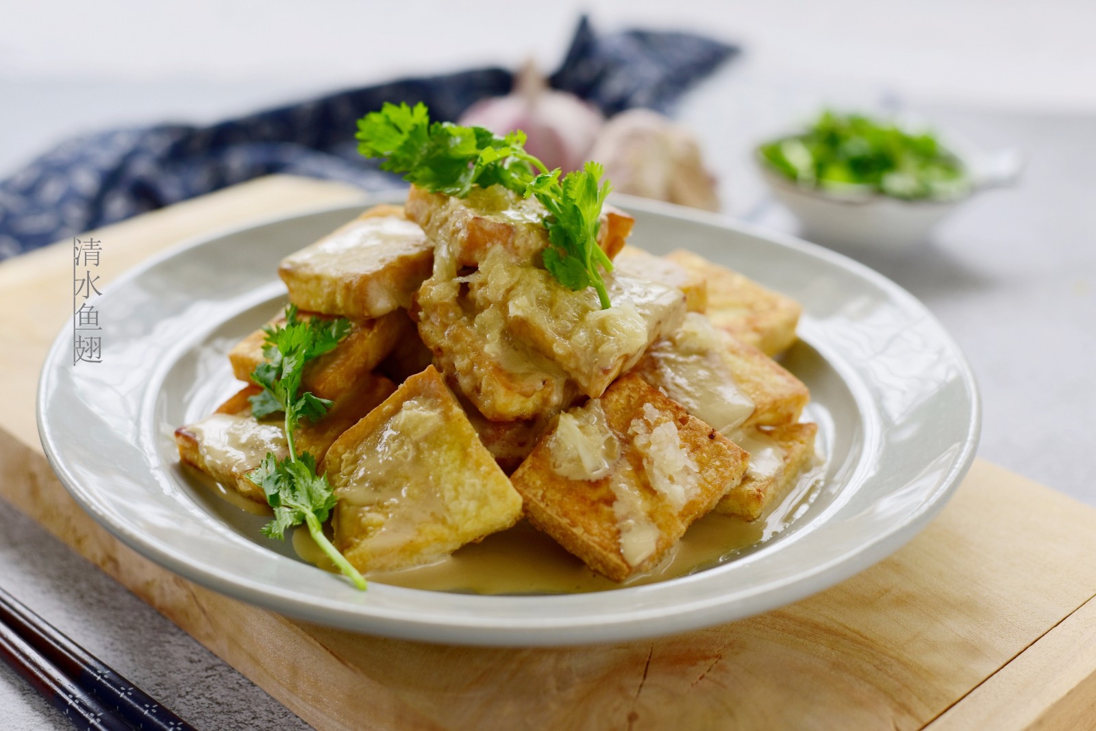 教你用简单方法做出脆皮豆腐来,好吃得一次一大盘