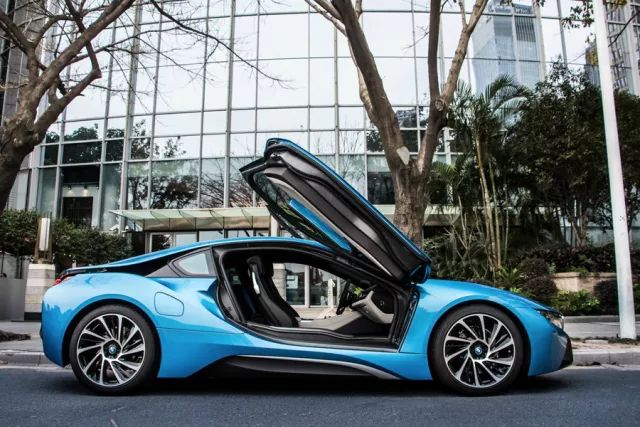 美国人收入高,车便宜,为什么开的车却很一般?