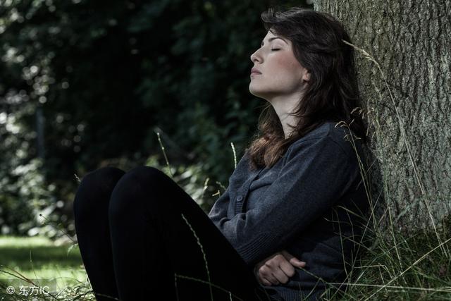 深爱着的人却无法在一起,把真情压抑心底变成一个秘密.