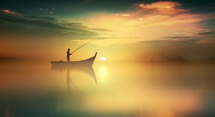 静水微澜风碎月青波不乱柳藏舟