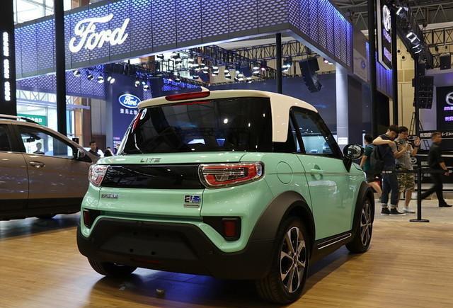 2018成都车展北汽新能源新款lite亮相