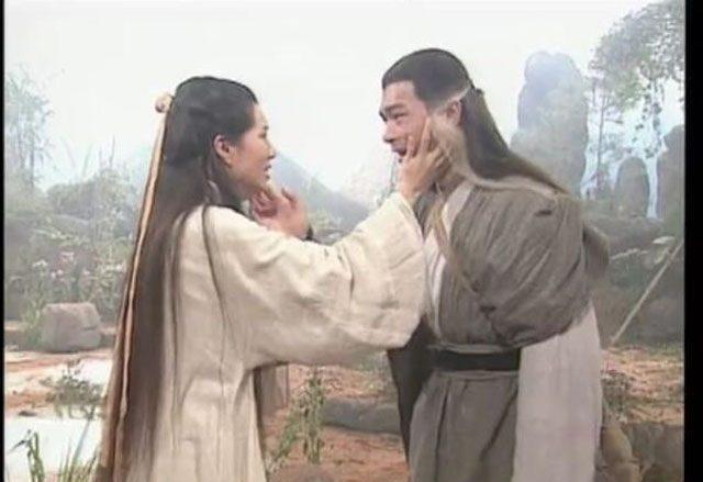 看了杨过在崖底的一系列表情和动作不用再纠结他是痴情还是花心