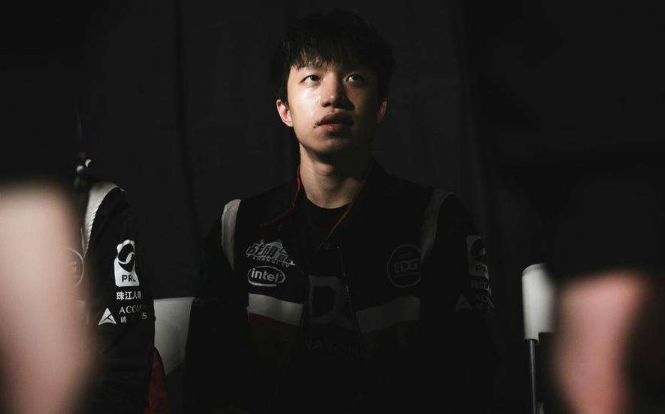 ig惜败rng姿态安慰泪洒赛场的rookie网友等厂长安排uzi