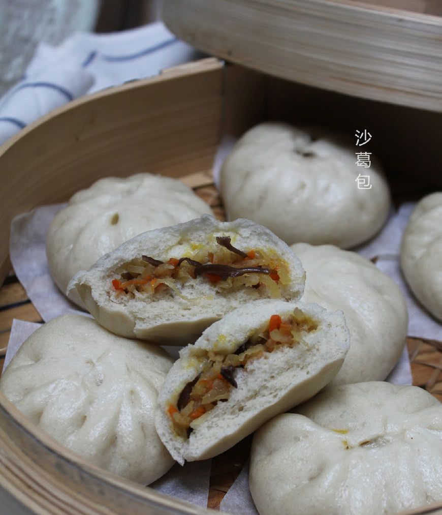 早餐包子这样吃才叫过瘾,打开蒸屉盖的那一刻,隔着屏幕都看饿了