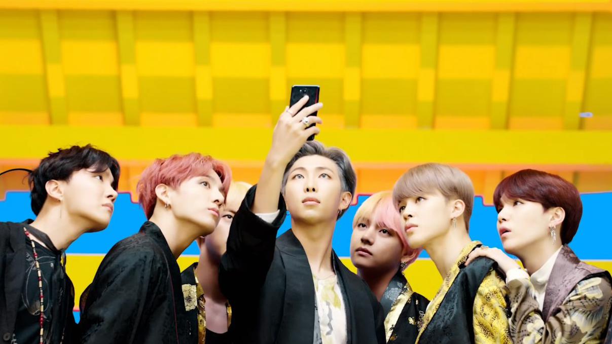 bts防弹少年团携手麻辣鸡《idol》特别版mv首播