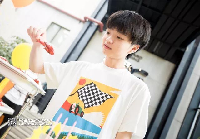 胡显昭这个可爱的boy