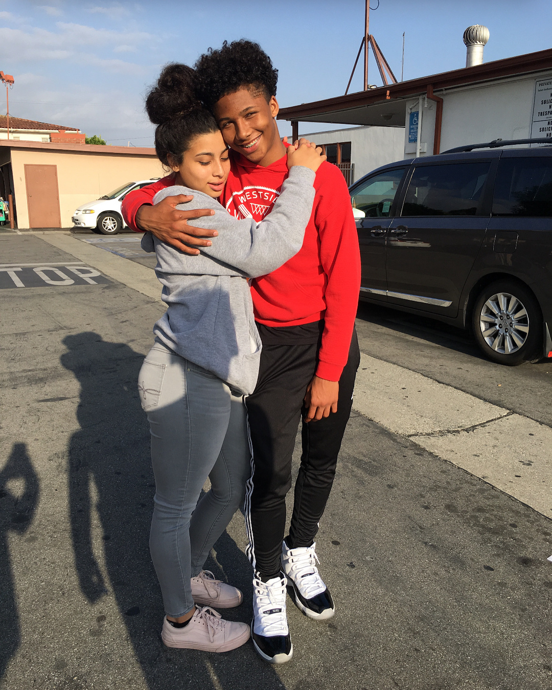 昨天的,介绍一下詹姆斯大儿子布朗尼的队友M