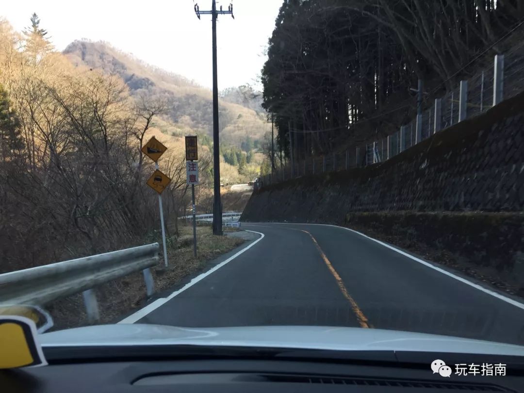 朝圣头文字d秋名山排水沟竟长了草五连发夹弯多了减速带