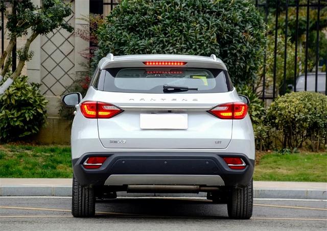 又一suv火了不到6万配国产最帅车标一上市便订单破万