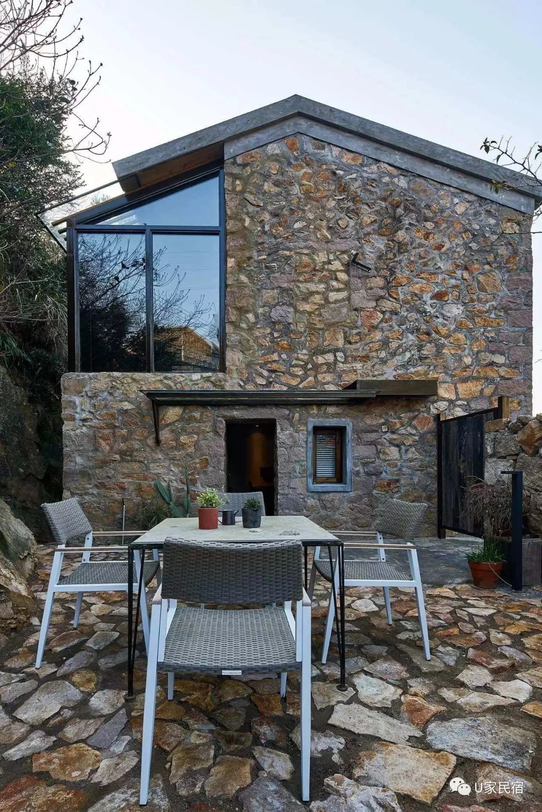 他在这曾经破败的小渔村里,用石头房子给你定制了一个目的地|处女座|