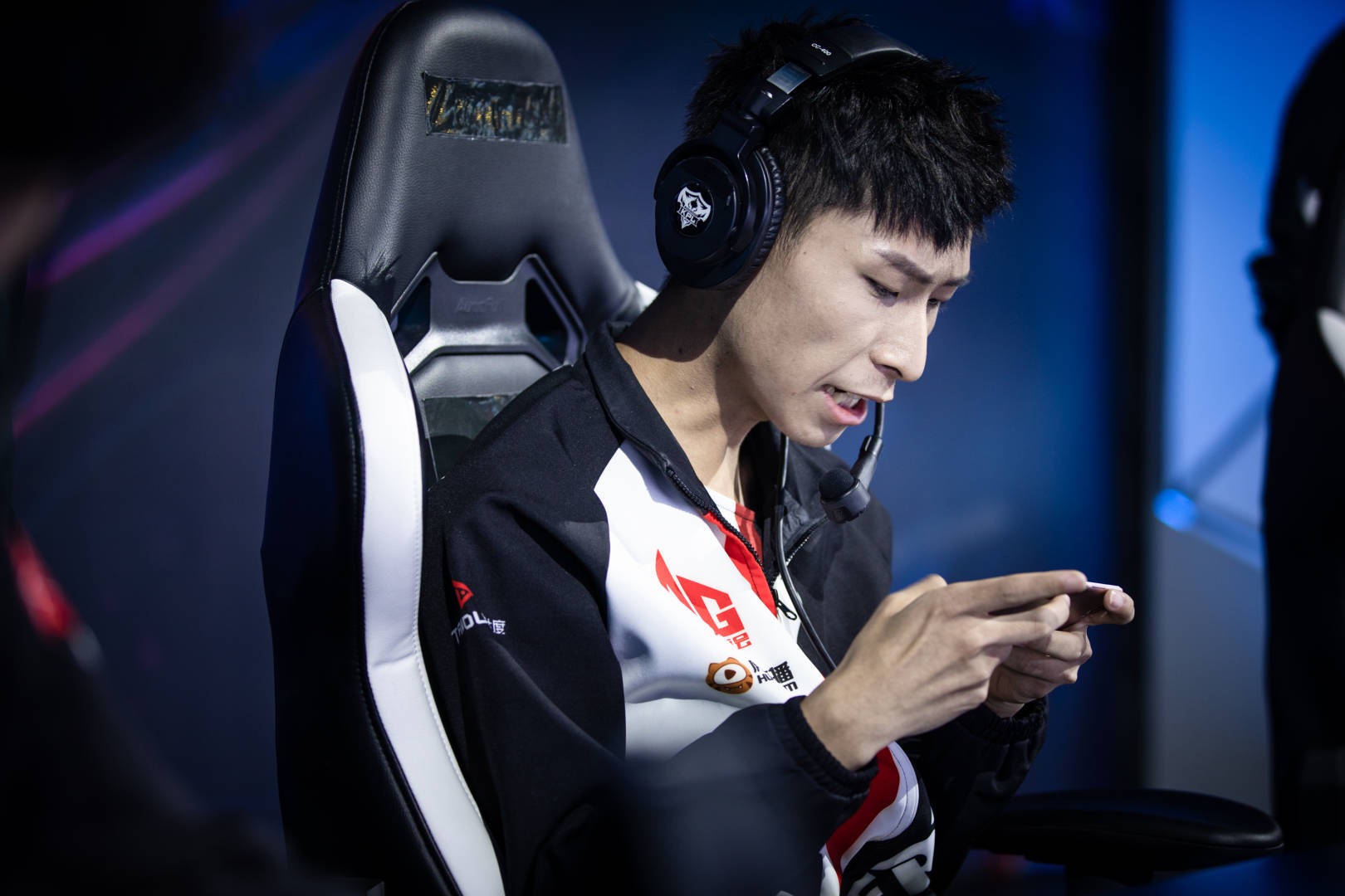 王者荣耀:ag超玩会降级梦泪难过落泪,信仰已不复存在!