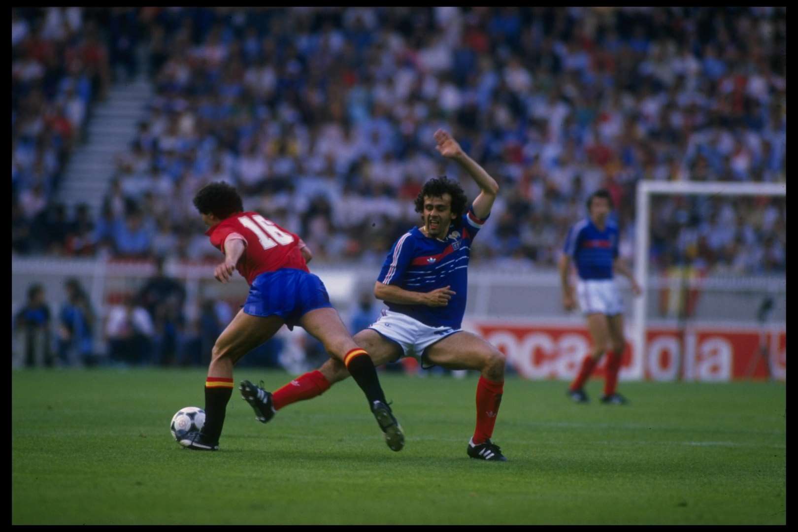 杰夫赫斯特,杰夫赫斯特是1966年英格兰世界杯的明星之一.