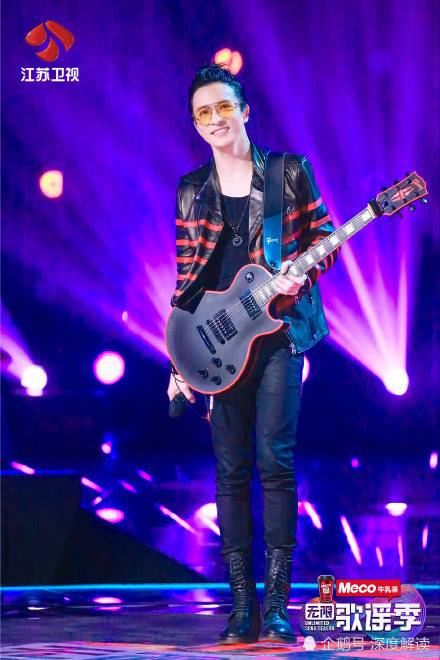 今生第一次演唱会薛之谦菠萝头亮相 岳云鹏弹吉他完美进拍