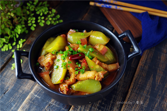 今日晚餐推荐:晚饭也要营养均衡|莴笋红烧肉