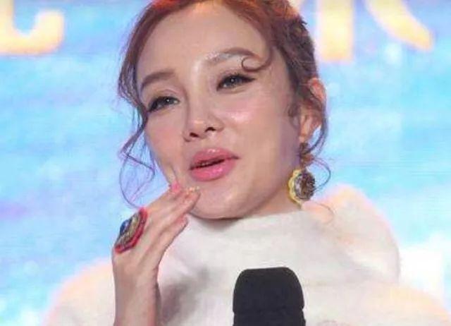 李小璐早年照片流出,网友:辣眼睛!