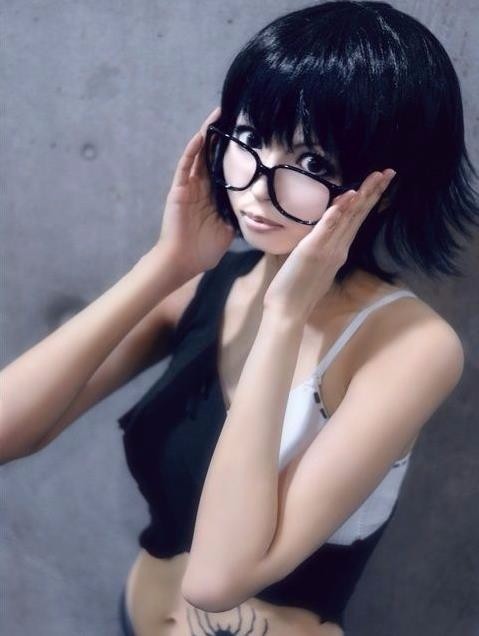 全职猎人cos网友小滴能不能别掀衣服秀纹身了下着雪呢