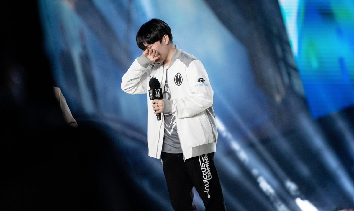 rookie直播自封世界第一中单:lpl不算在内,因为没拿过联赛冠军