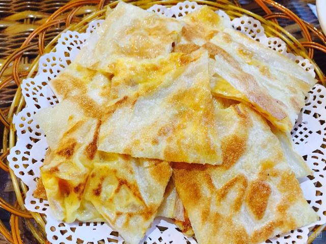 详解印度抛饼技术 4步"飞"出薄皮馅饼!