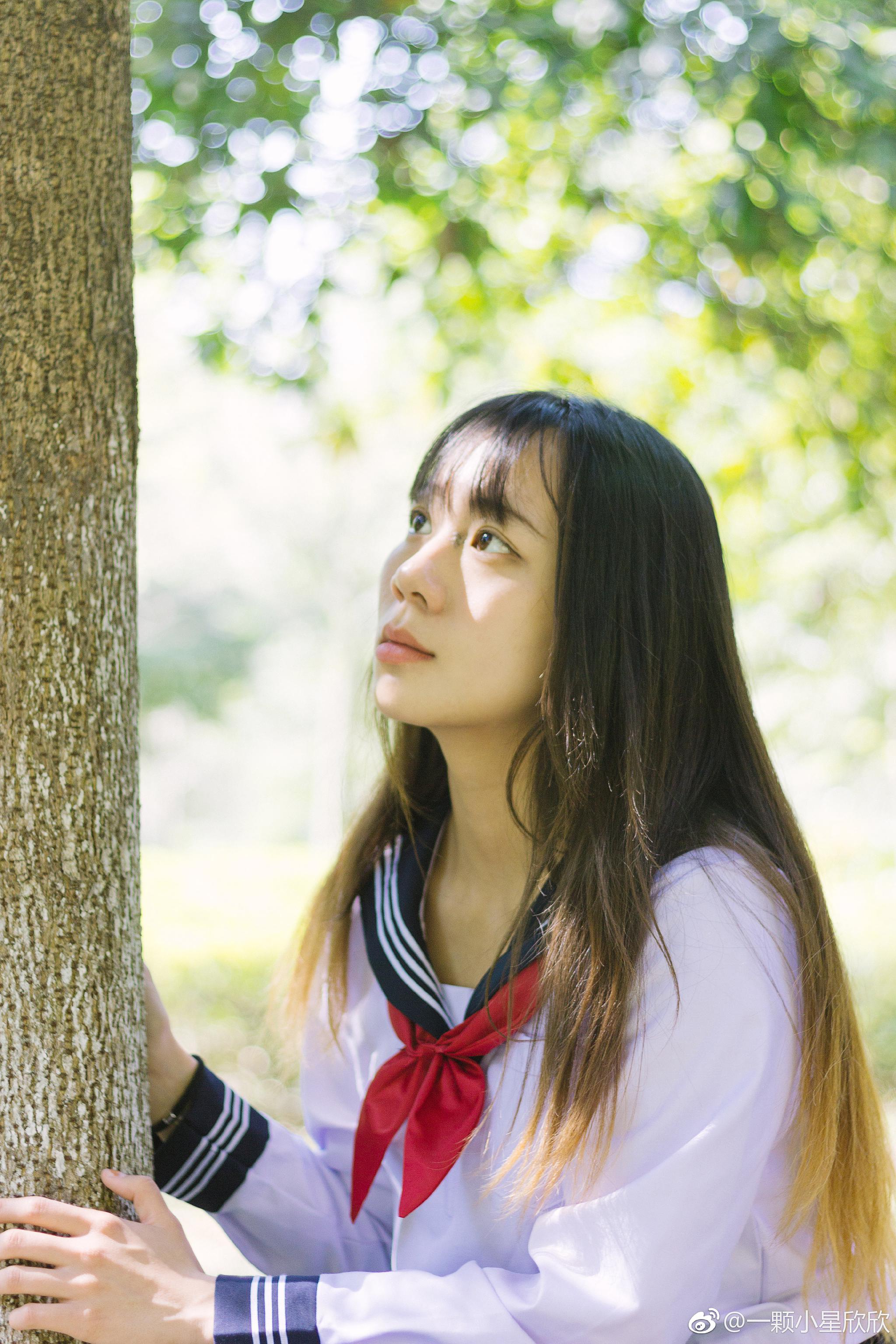 我让小姐姐给这组照片取个名字,她说:女大学生 我:?