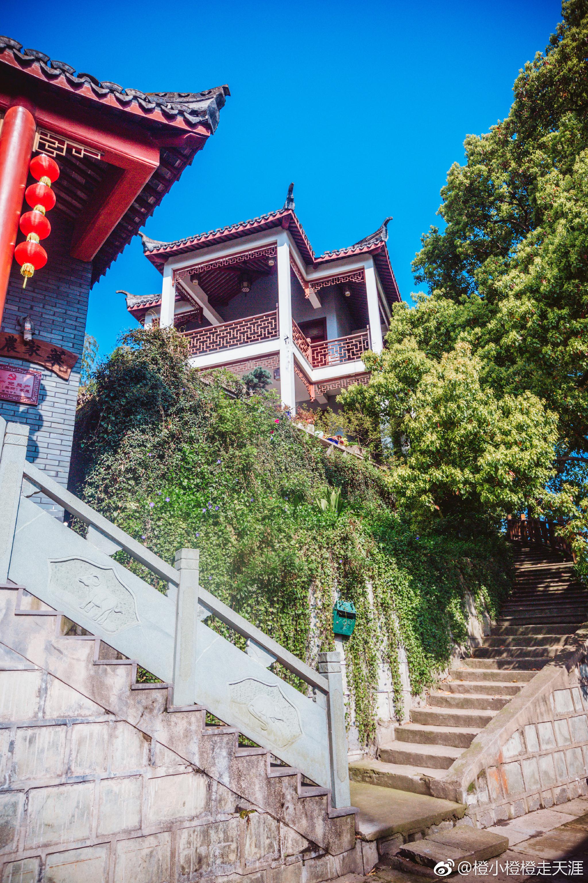 在慈溪市龙山镇范市南部,有一个千年古村落,名为方家河头