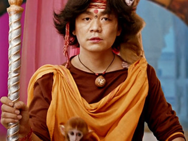 王宝强现身领取"最令人失望导演奖"重获网友信心