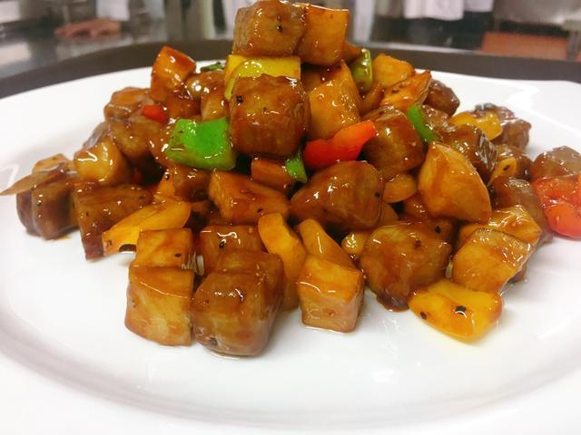 黑椒牛肉粒,不但美味可口,更加营养丰富!