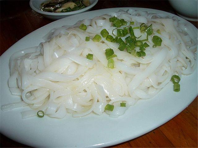 广西米粉,因为气候条件和地理位置的因素,各地米粉口味差异更大.