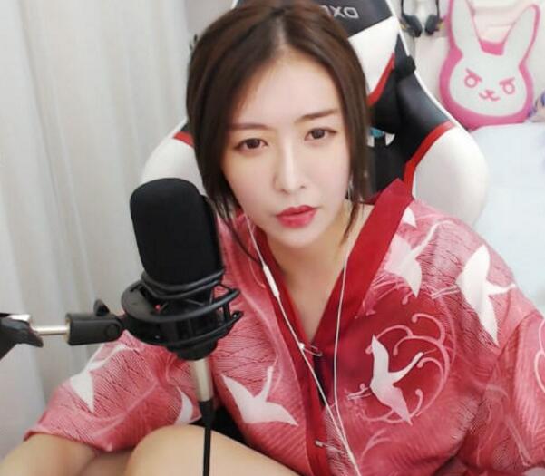 斗鱼饺子君火女事件后诸事不顺 被朋友出卖骗钱还怂恿房管删牌子