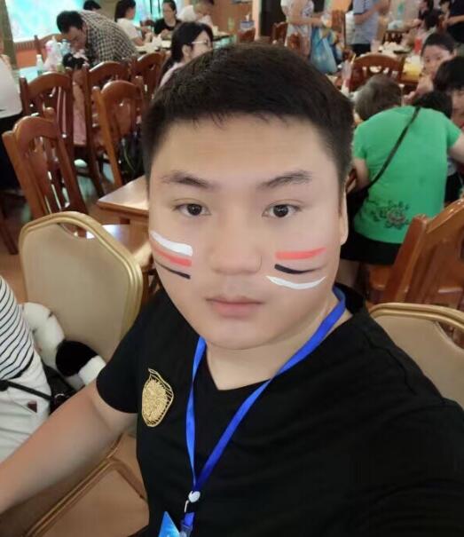 当利哥与老李匹配上后,利哥率先开口聊起了老话题,再次邀请李先生加入