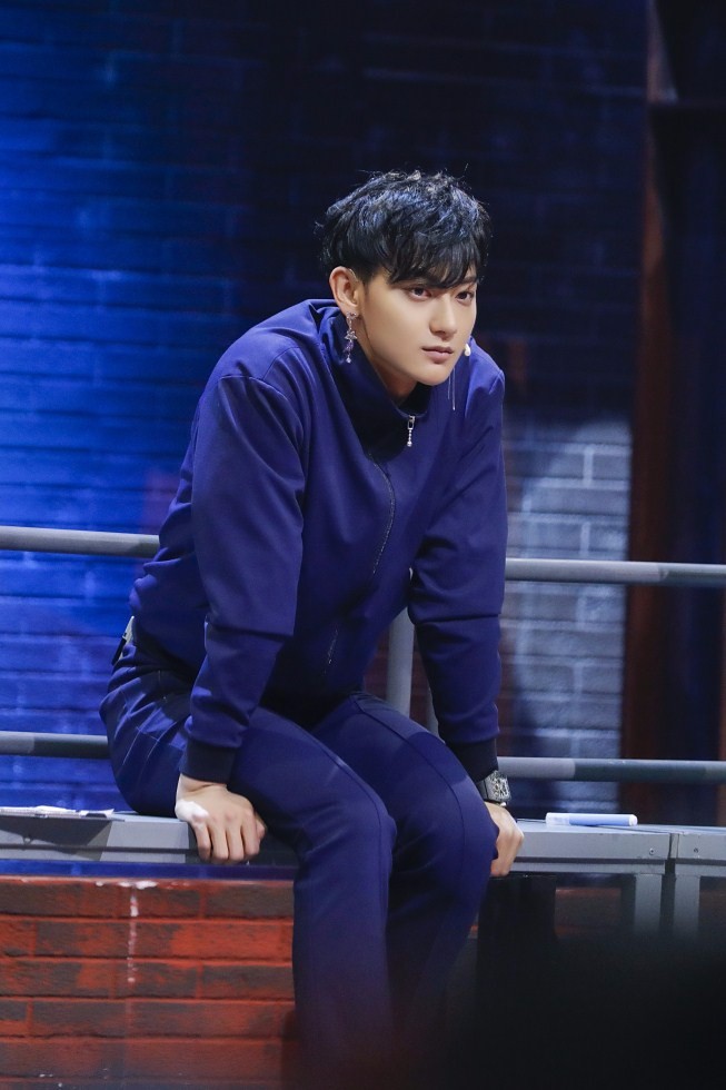 黄子韬成节目"活力担当" 队长力满分获赞