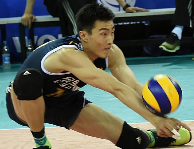 在中国男排引进外教后,季道帅攻守兼备的特点以