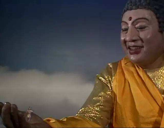 使用了掌中佛国这项空间转移术,当孙悟空跳入如来手掌