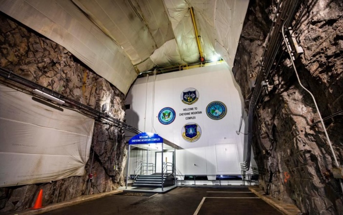 美国冷战时建的世界末日地堡,2000英尺深 连核弹都炸不穿!