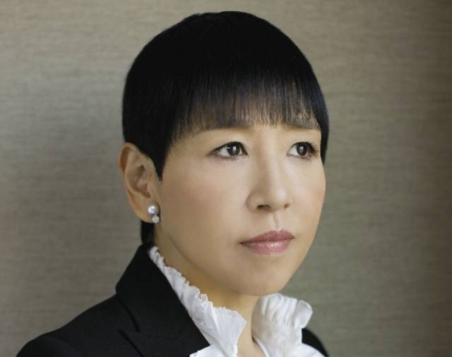 和田秋子是日本艺能届大姐大一样的人物,没有人敢忍的存在.