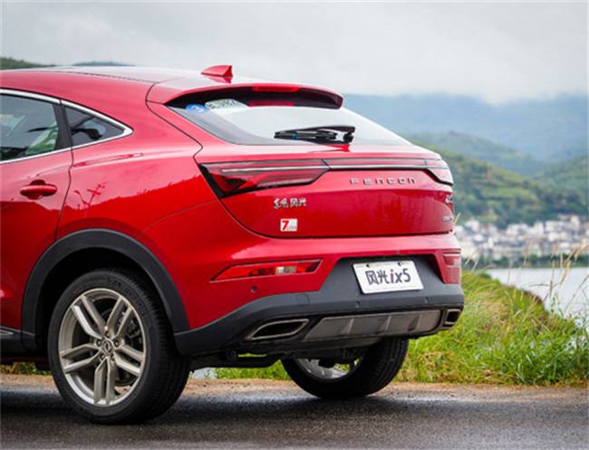 年轻人的新选择,智能轿跑suv东风风光ix5上市9.98万起售