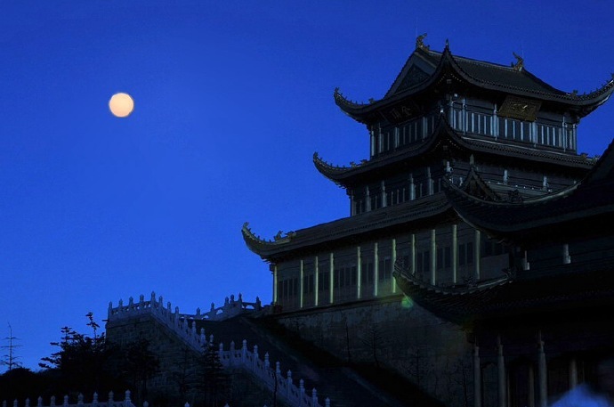 闲梦远南国正清秋千里江山寒色远芦花深处泊孤舟笛在月明楼