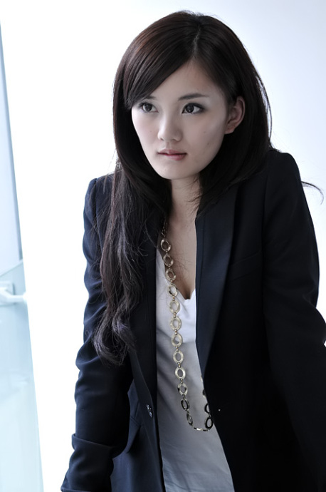 《活佛济公》系列里的白兔精白雪和《回家的诱惑》里的千金小姐洪世馨