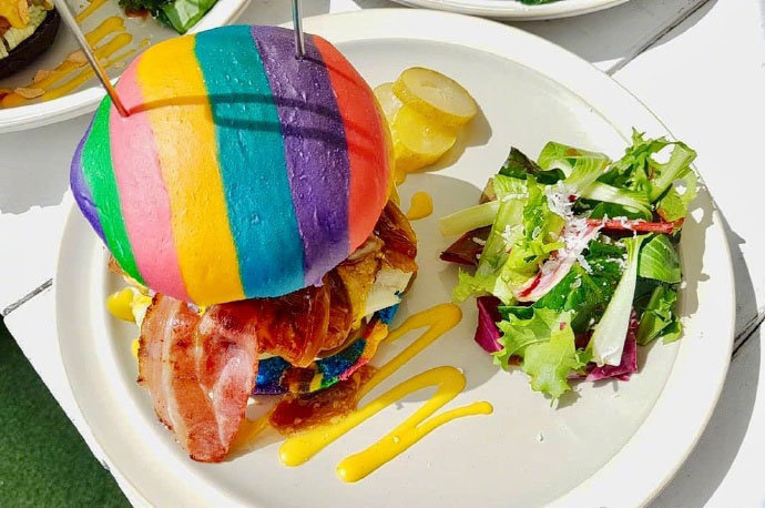 超级治愈系的彩虹汉堡