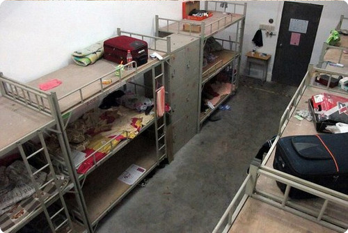 工厂会提供宿舍,但是员工都喜欢出去住,原因很现实也很简单?
